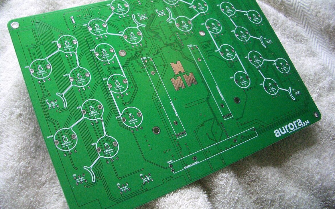 Aurora 2ch mixer board arrived (2009-07-28 11.20.55 by c-g.).jpg